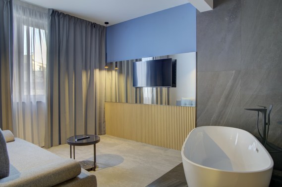 Hotel Držićeva, hotelska soba, zidna letvičasta oboga